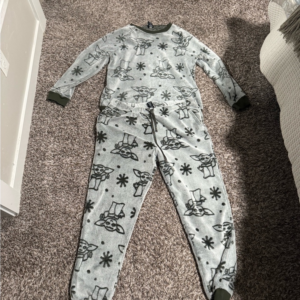 Star Wars Grogu Baby Yoda Fuzzy Gray Women’s Pajamas